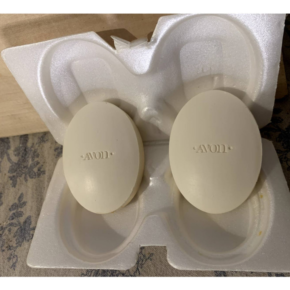 VTG Avon Boxed Set of Mt Vernon Plate and 2 Hostess Soaps - Picture 10 of 13